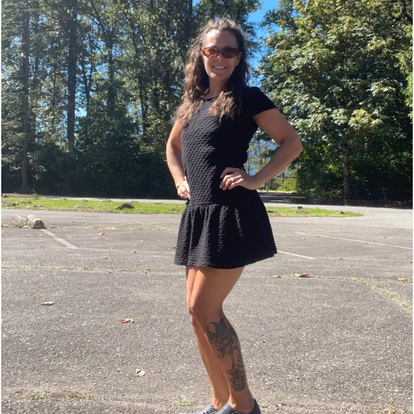 Meet your Posher, Amanda - Picture 2 of 9